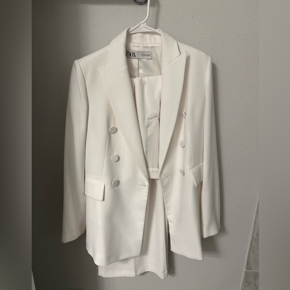 White Zara suit never worn